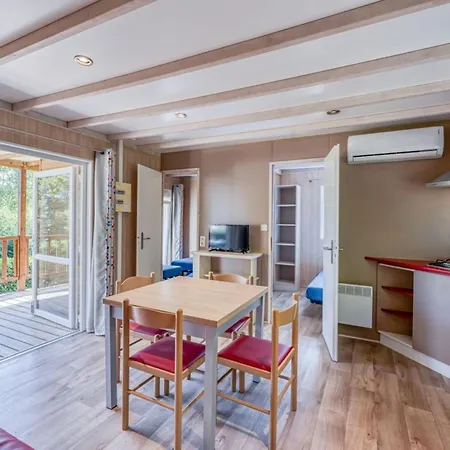 Camping Cottage, Animaux Acceptes - 6 Pers. - Api-1-52-2931 *