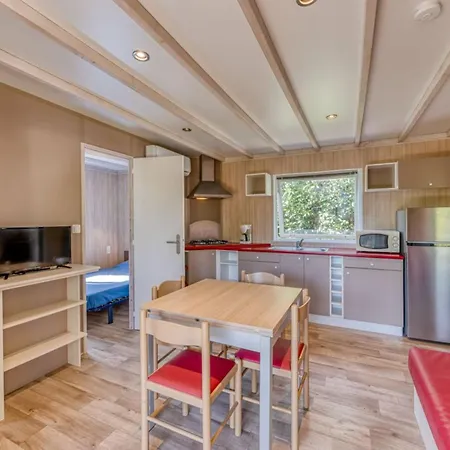 Camping Cottage, Animaux Acceptes - 6 Pers. - Api-1-52-2931